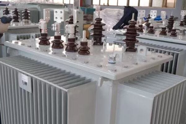Infographic showing key selection parameters for OLTC transformers