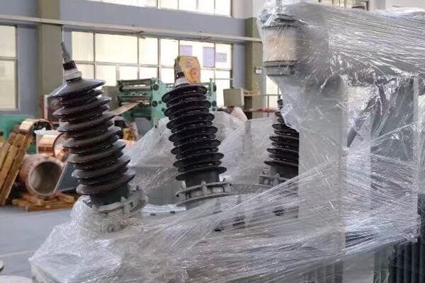 Infographic showing various applications of oil immersed transformers in power systems