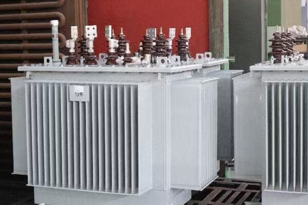 Diagram comparing fire safety features of oil and cast resin transformers